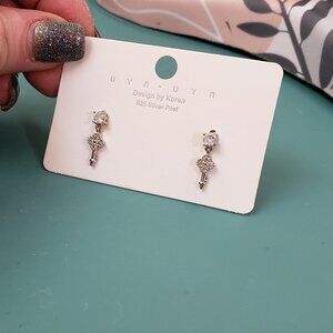 uyn uyn, NWT, 925 Silver post, clear rhinestone stud drop dangle key earrings